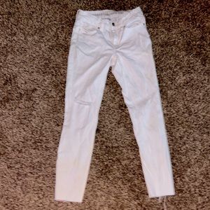 This is a size 0 cropped skinny jean from Roebuck & Co.